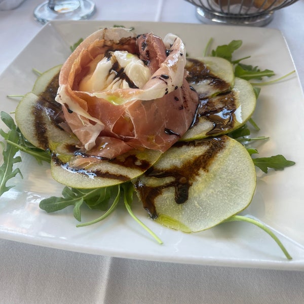 Photos at Palmeri Brentwood 11650 San Vicente Blvd