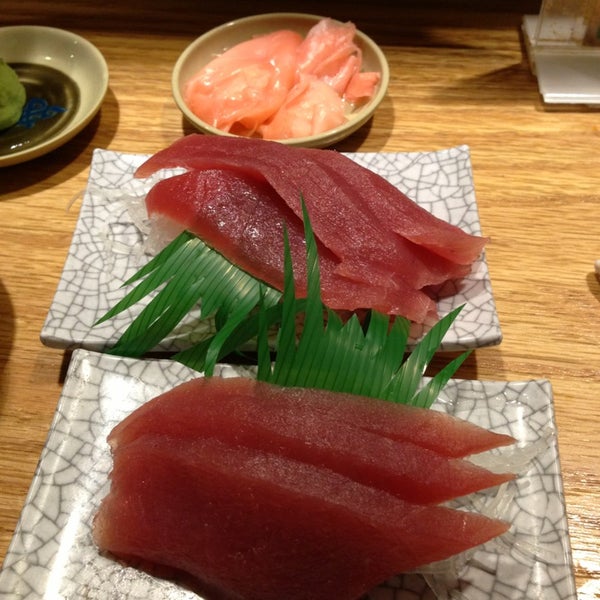 Foto scattata a Isobune Sushi da Sas M. il 6/22/2013