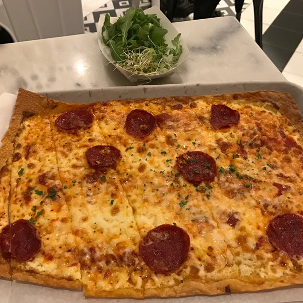 1/18/2017 tarihinde Sas M.ziyaretçi tarafından Pizza Rollio'de çekilen fotoğraf