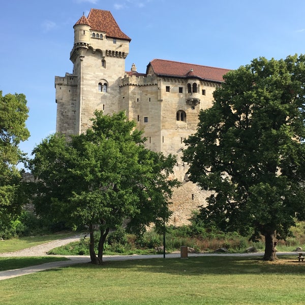 Das Foto wurde bei Burg Liechtenstein von Sıdıka Ü. am 6/16/2018 aufgenommen