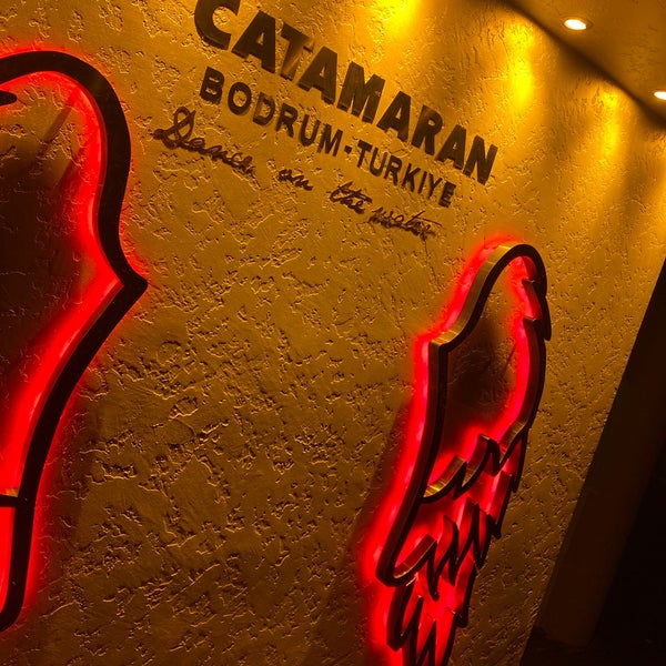 รูปภาพถ่ายที่ Club Catamaran โดย Mustafa Kemal GÜMÜŞ เมื่อ 9/7/2021