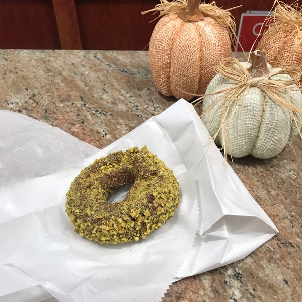 Das Foto wurde bei Moe’s Doughs von Kate W. am 10/17/2018 aufgenommen