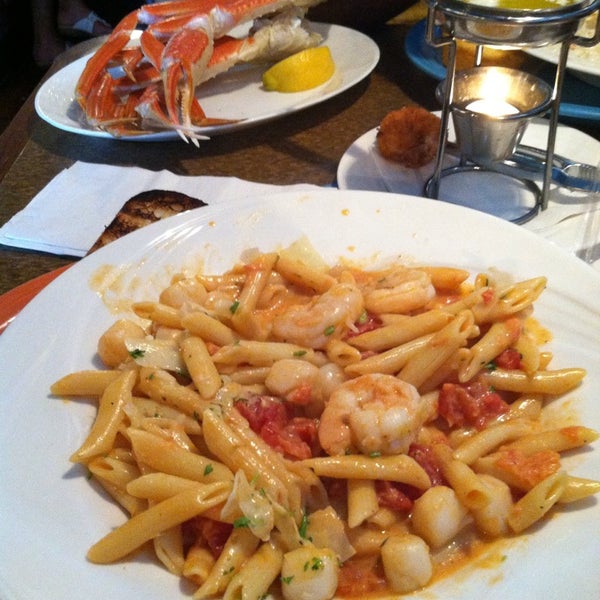 Foto tirada no(a) Gulf Shore Restaurant &amp; Grill por Cydik H. em 7/20/2013