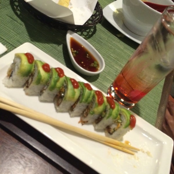 Снимок сделан в Sushi Seven пользователем Paty R. 7/31/2014