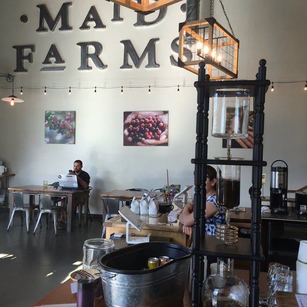 Foto tomada en Taylor Maid Farms Organic Coffee  por Jon Z. el 6/1/2016