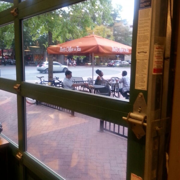 9/6/2014にMaria E.がPeet&#39;s Coffee &amp; Teaで撮った写真