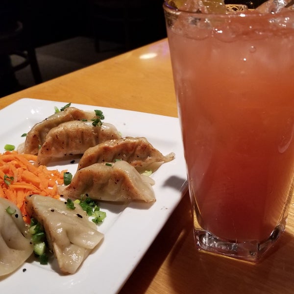 Photo taken at BJ&#39;s Restaurant &amp; Brewhouse by Chris L. on 11/16/2018