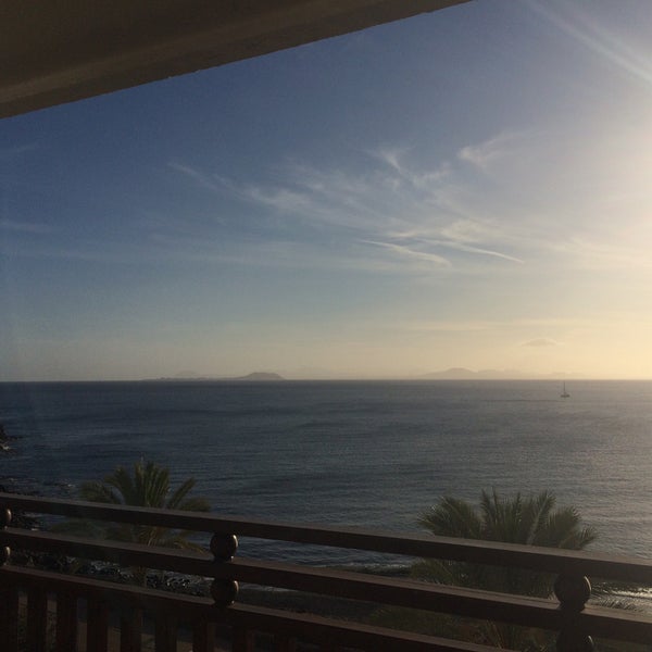 Снимок сделан в Sandos Papagayo Beach Resort Lanzarote пользователем Julie C. 12/10/2014