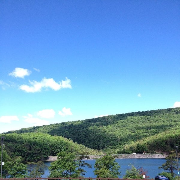 6/5/2014 tarihinde Liza H.ziyaretçi tarafından Rocky Gap Casino Resort'de çekilen fotoğraf