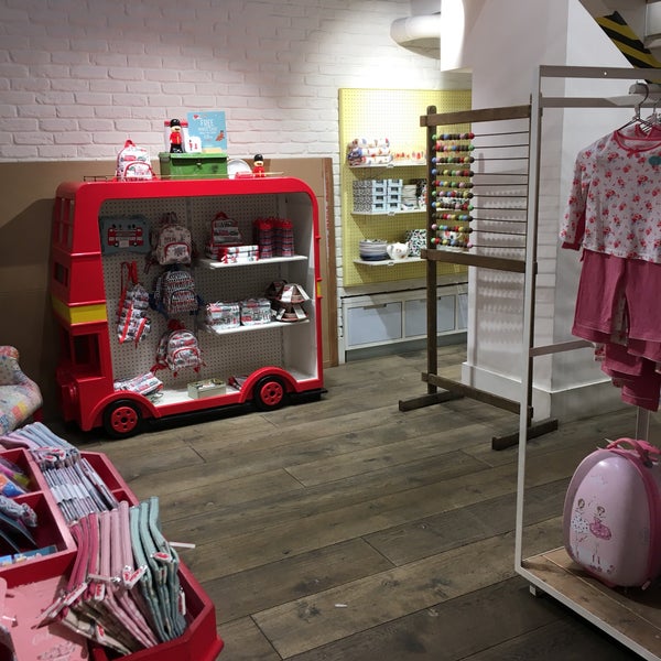 7/21/2018 tarihinde Pierre P.ziyaretçi tarafından Cath Kidston'de çekilen fotoğraf