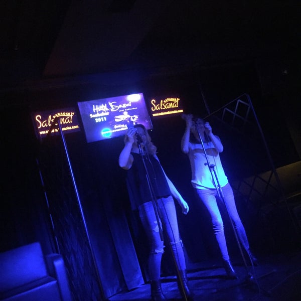 Foto tirada no(a) Salsanat Karaoke Bar por Grcn em 5/18/2016
