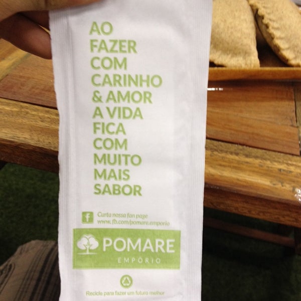 รูปภาพถ่ายที่ Empório Pomare โดย Miguel A. เมื่อ 4/2/2014