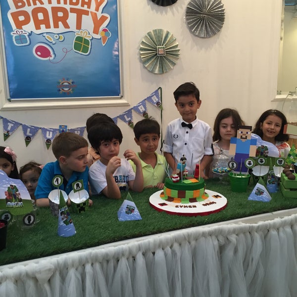 Kinder party