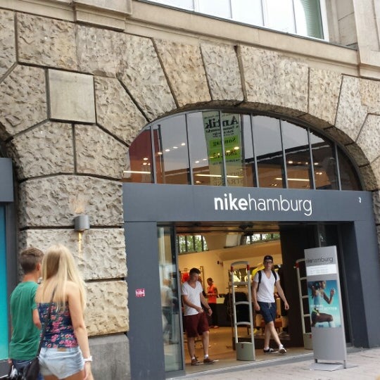 Nike - Goods Retail in Hamburg