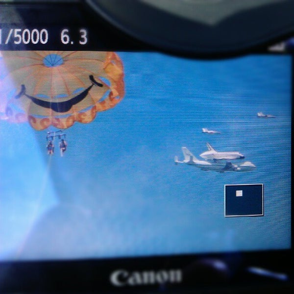 รูปภาพถ่ายที่ Marina Del Rey Parasailing โดย Brian C. เมื่อ 9/21/2012