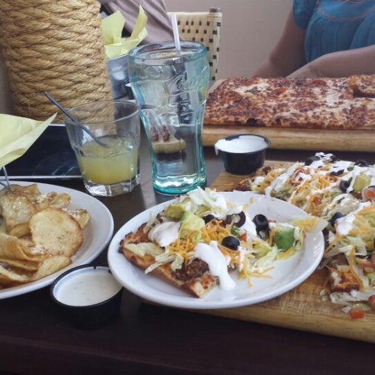Das Foto wurde bei Balboa Pizza von Youlanda P. am 6/1/2014 aufgenommen