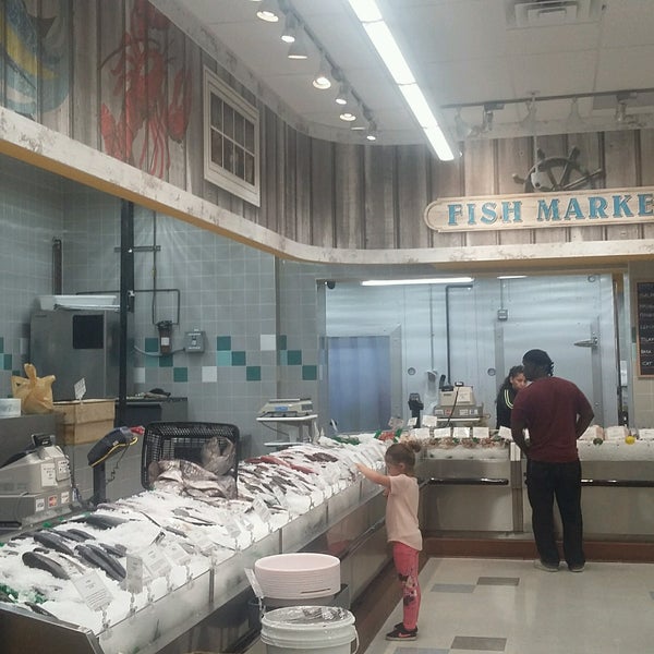 Fruit Tree Farm Grocery Store in Copiague