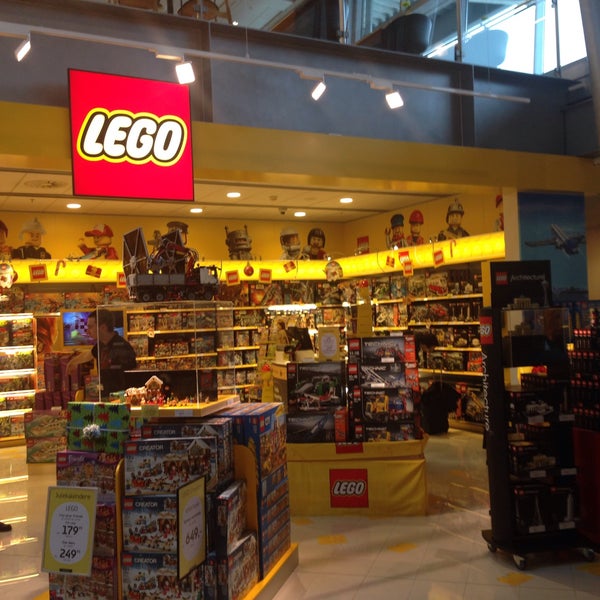 fodspor større Sophie Photos at LEGO Brand Shop - Billund, Region Syddanmark
