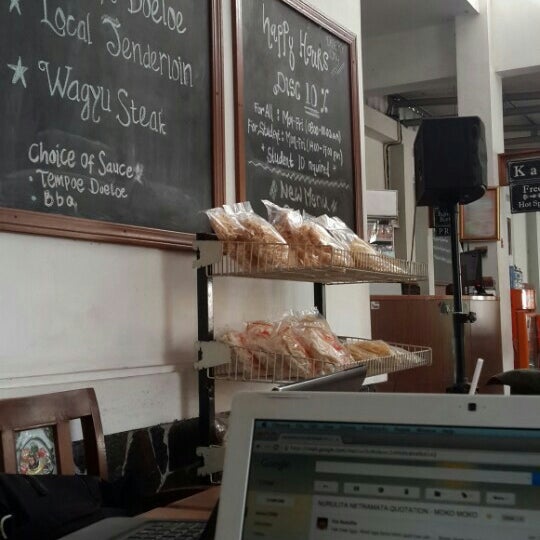 Kedai Aer Mantjoer (Steak Kayu Bakar) Jalan RE Martadinata No. 8