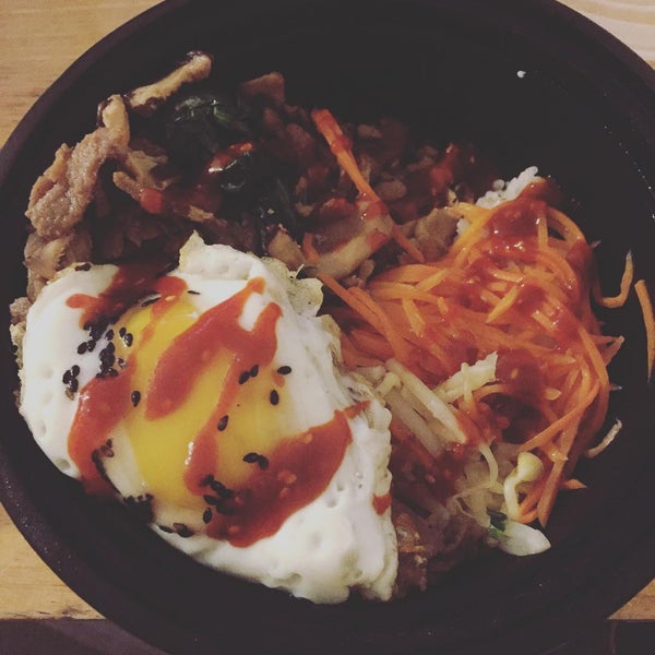 1/21/2016 tarihinde Sean M.ziyaretçi tarafından Chili &amp; Sesame Korean Kitchen'de çekilen fotoğraf