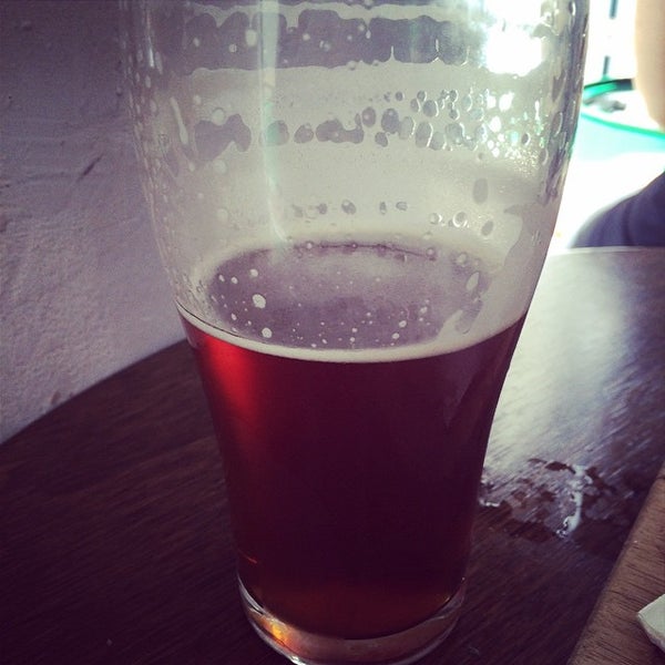 11/7/2014 tarihinde Beer W.ziyaretçi tarafından Bridge St Garage'de çekilen fotoğraf