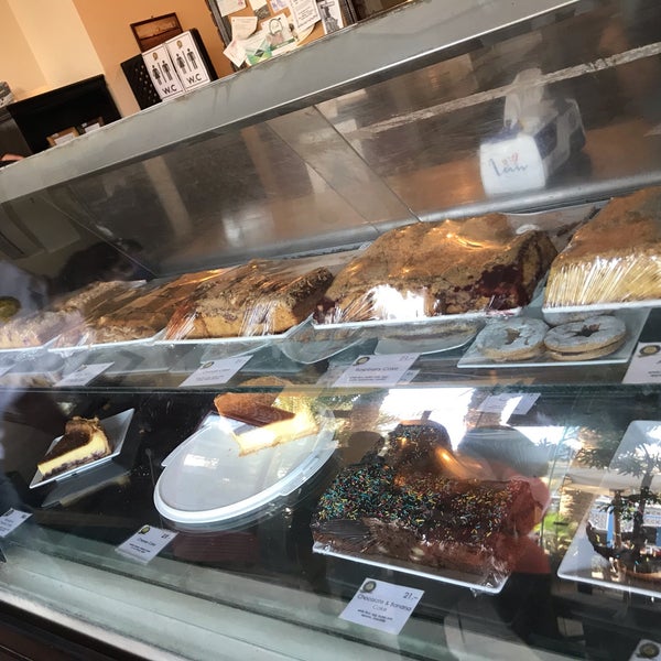 Photo taken at Ralph’s German Bakery by Mahmoud I. on 10/14/2018