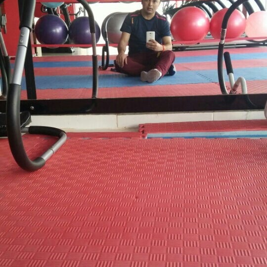 Фитнес фиеста. Фитнес Фиеста на Наумова Ярославль.