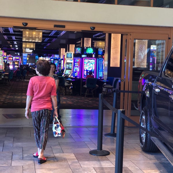 Foto diambil di Pala Casino Spa &amp; Resort oleh Queen M. pada 9/13/2019