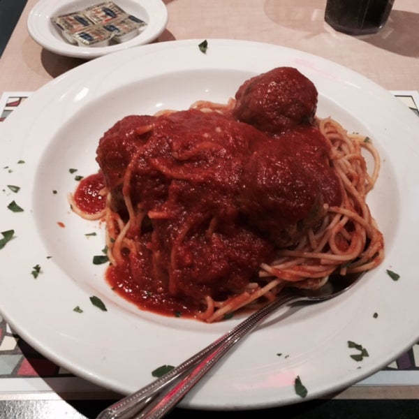Photo taken at Pizzaiola by Ronald M. on 2/4/2015