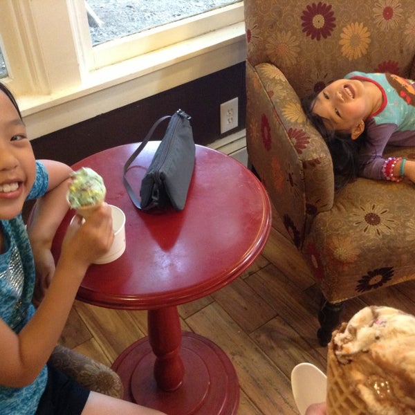 Photo taken at Farmhouse Coffee and Ice Cream by Jenny T. on 6/17/2013