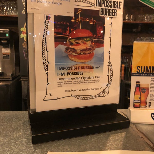 Das Foto wurde bei Burger Village von Scott Kleinberg am 11/3/2018 aufgenommen