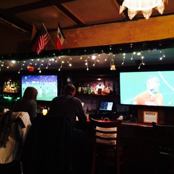 1/2/2015 tarihinde Angelo D.ziyaretçi tarafından Chips &amp; Salsa Restaurant and Bar'de çekilen fotoğraf
