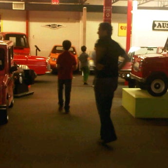 1/27/2013에 Fila M.님이 Miami&#39;s Auto Museum at the Dezer Collection에서 찍은 사진