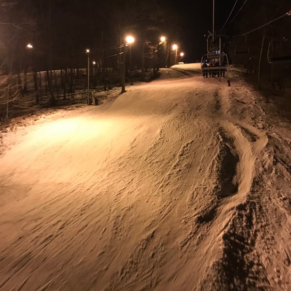 Foto tirada no(a) Shawnee Mountain Ski Area por Chris D. em 1/21/2018