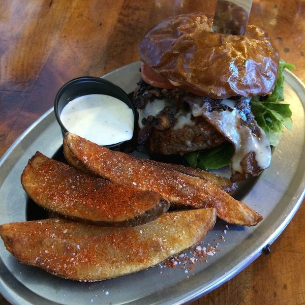 Outlaws Cafe (Now Closed) - Van Nuys - 19 tips