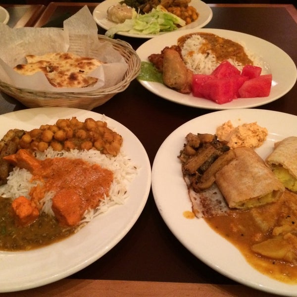 Foto tomada en Tanjore Indian Restaurant  por Naveen J. el 8/2/2014