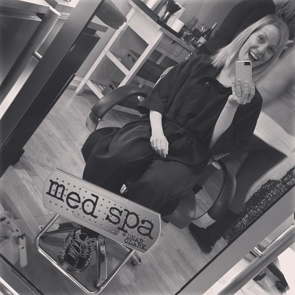 2/9/2013にMelinda F.がHouse of Dear Hair Salonで撮った写真
