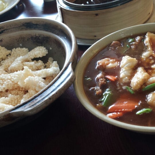 Снимок сделан в Shanghai Cuisine 33 пользователем Stephanie H. 7/28/2014
