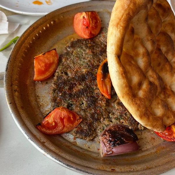 Photo prise au Pöç Kasap ve Restaurant par Gamze A. le12/5/2022