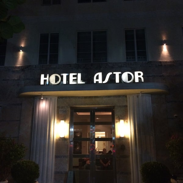 Photo taken at Hotel Astor by Ruben R. on 8/22/2014