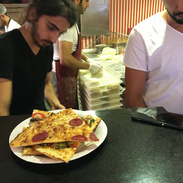 8/13/2016에 Rumet S.님이 Pizza2Go에서 찍은 사진