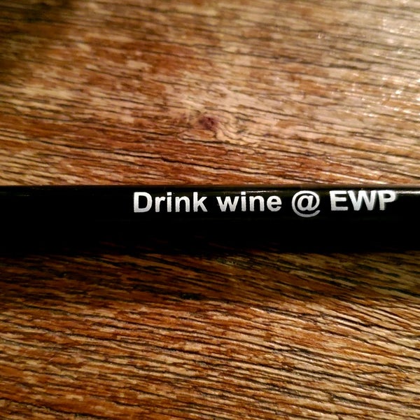 Foto tirada no(a) Easton Wine Project por Warren R. em 5/10/2021