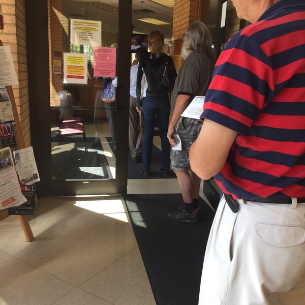 White Bear Lake City Hall 212 ziyaretçidan 2 tavsiye