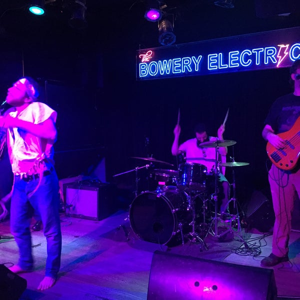 Foto tirada no(a) The Bowery Electric por Daniel K. em 3/16/2017