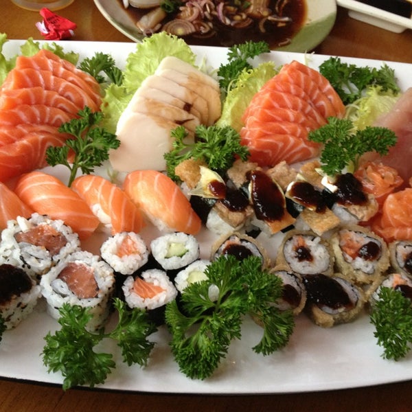 Снимок сделан в Haikai Sushi пользователем Cristiano M. 6/26/2013
