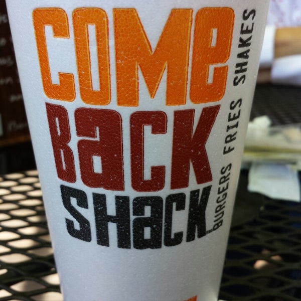 Foto diambil di Come Back Shack oleh Brian B. pada 7/4/2014