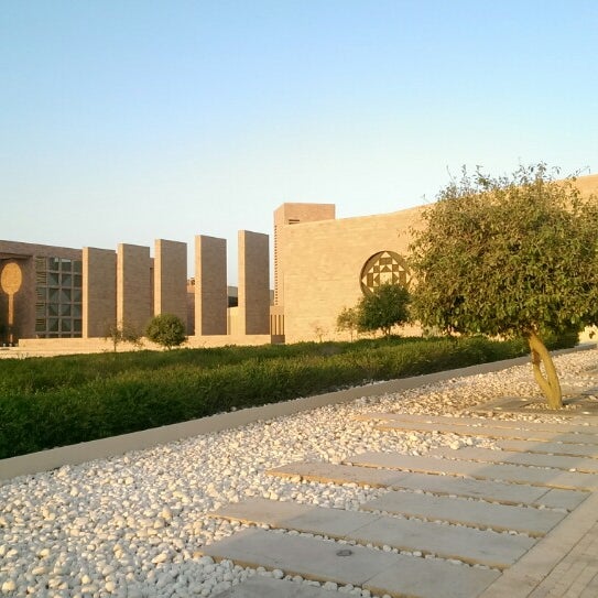 Cmu qatar campus. Carnegie mellon university in qatar. Carnegie mellon qatar campus. Университет карнеги меллон филиал в катаре. Carnegie mellon in qatar.