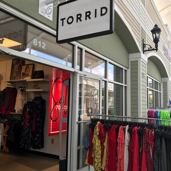 Снимок сделан в Torrid пользователем Courtney Y. 6/30/2017