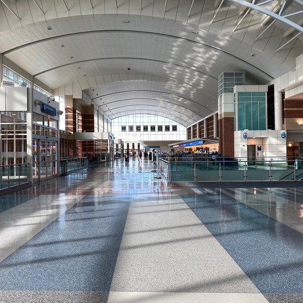 United Airlines Ticket Counter RIC Airport