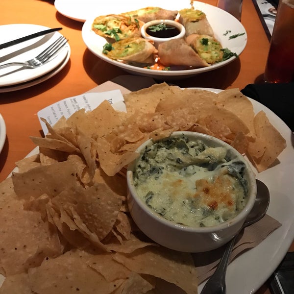 Photo taken at BJ&#39;s Restaurant &amp; Brewhouse by Courtney Y. on 12/23/2017